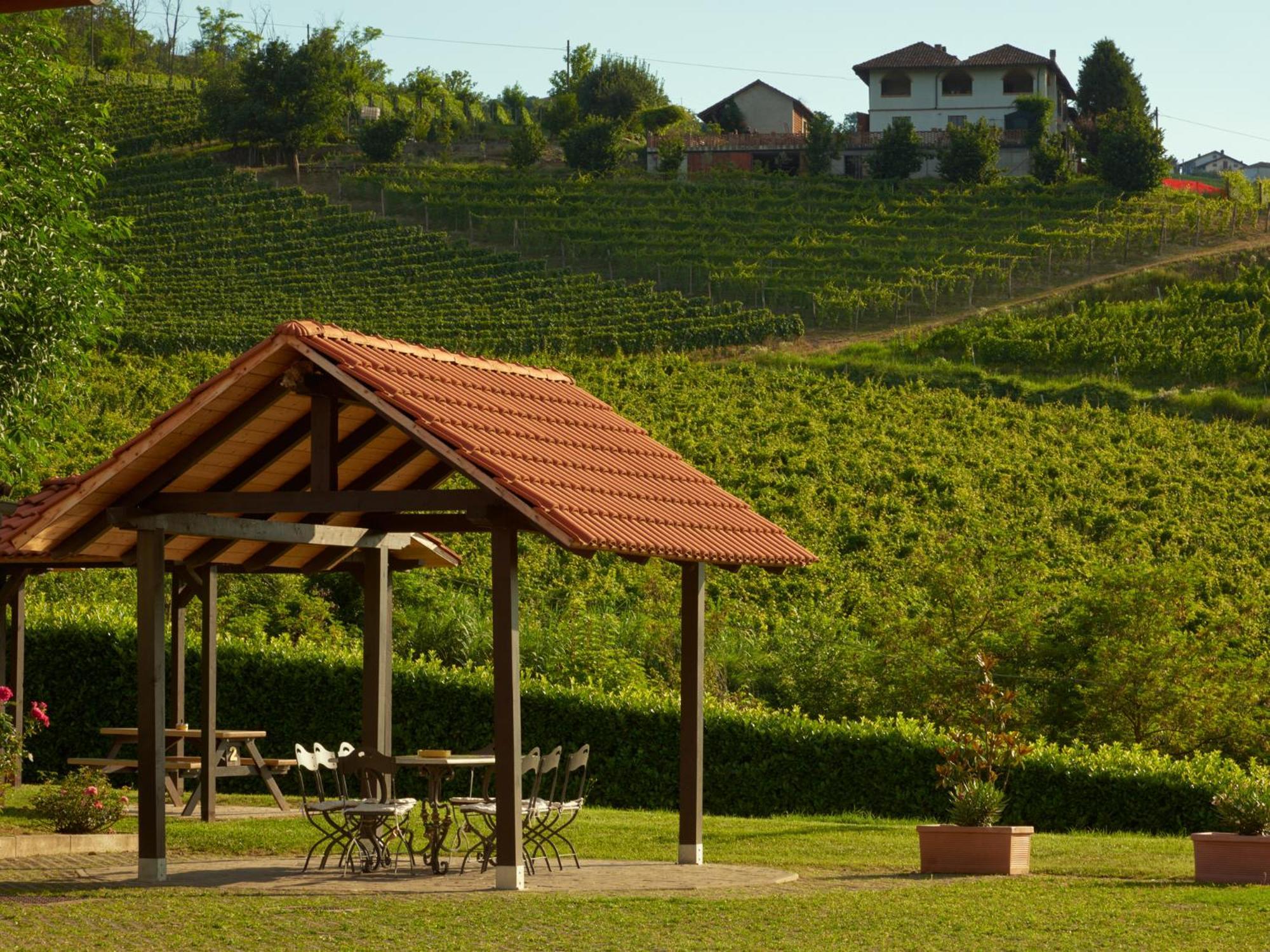 Vigna Dell'Acqua Vila Santo Stefano Belbo Exterior foto
