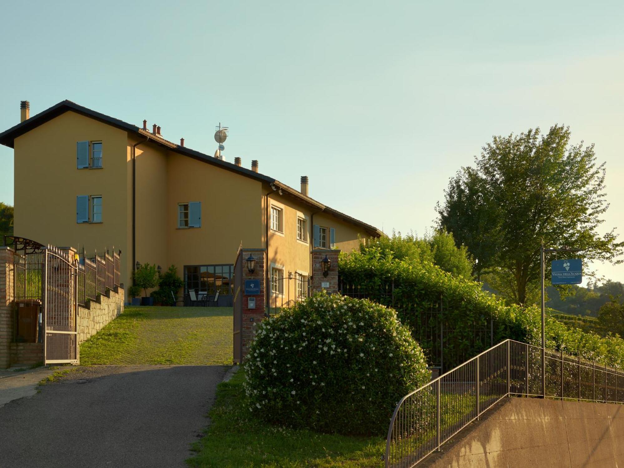 Vigna Dell'Acqua Vila Santo Stefano Belbo Exterior foto